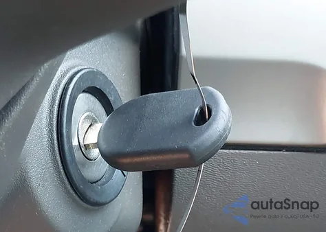 2008 Ford Focus Se/Ses z USA, uszkodzony, nr VIN 1FAHP35N18W125558